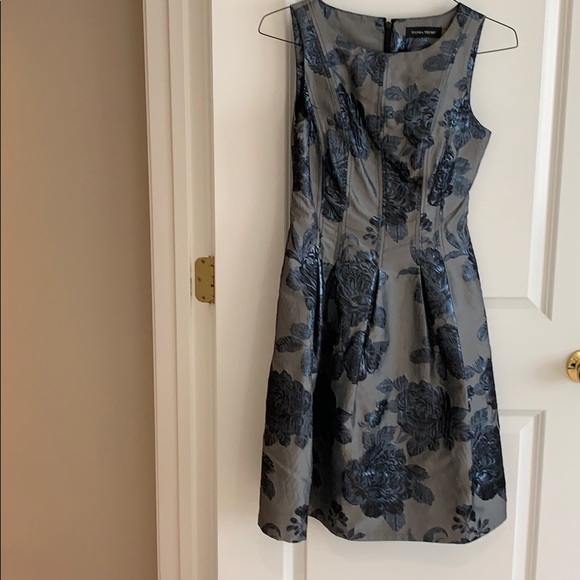 Ivanka Trump Dresses & Skirts - Ivanka Trump size 2 party dress